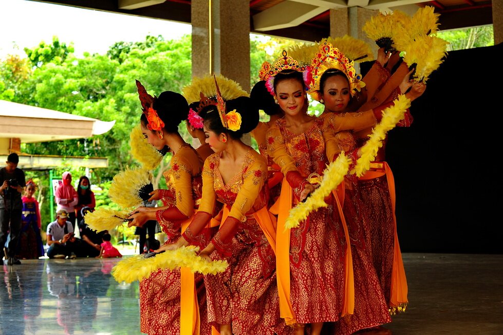 hari tari dunia