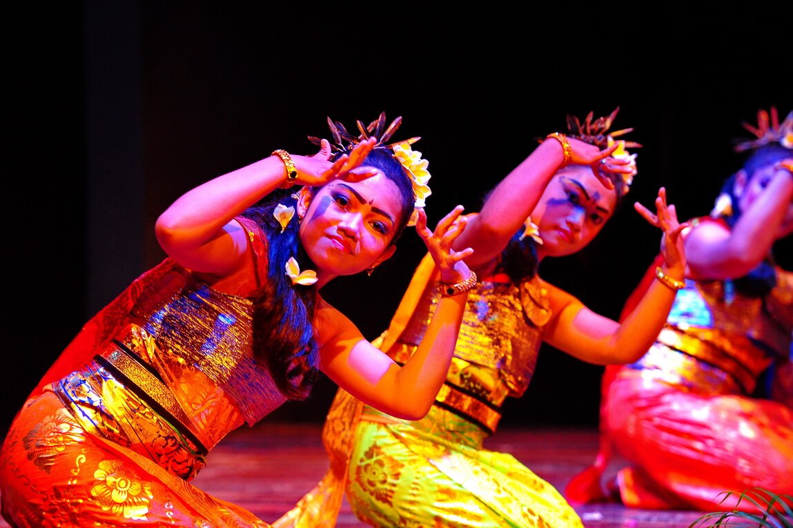 hari tari dunia