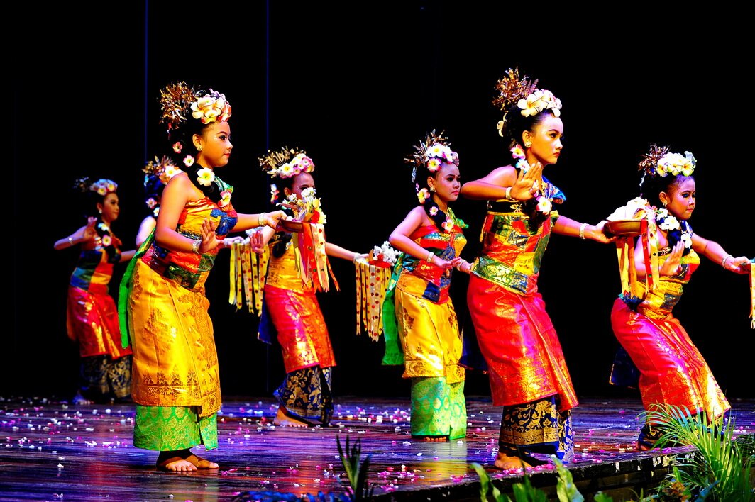 hari tari dunia