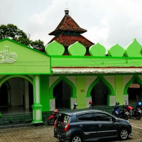 MASJID KAUMAN UNGARAN YANG MASIH ASLI SAMPAI SEKARANG.