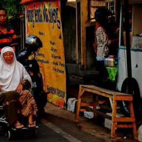 JALUR PEDESTRIAN YANG TERABAIKAN